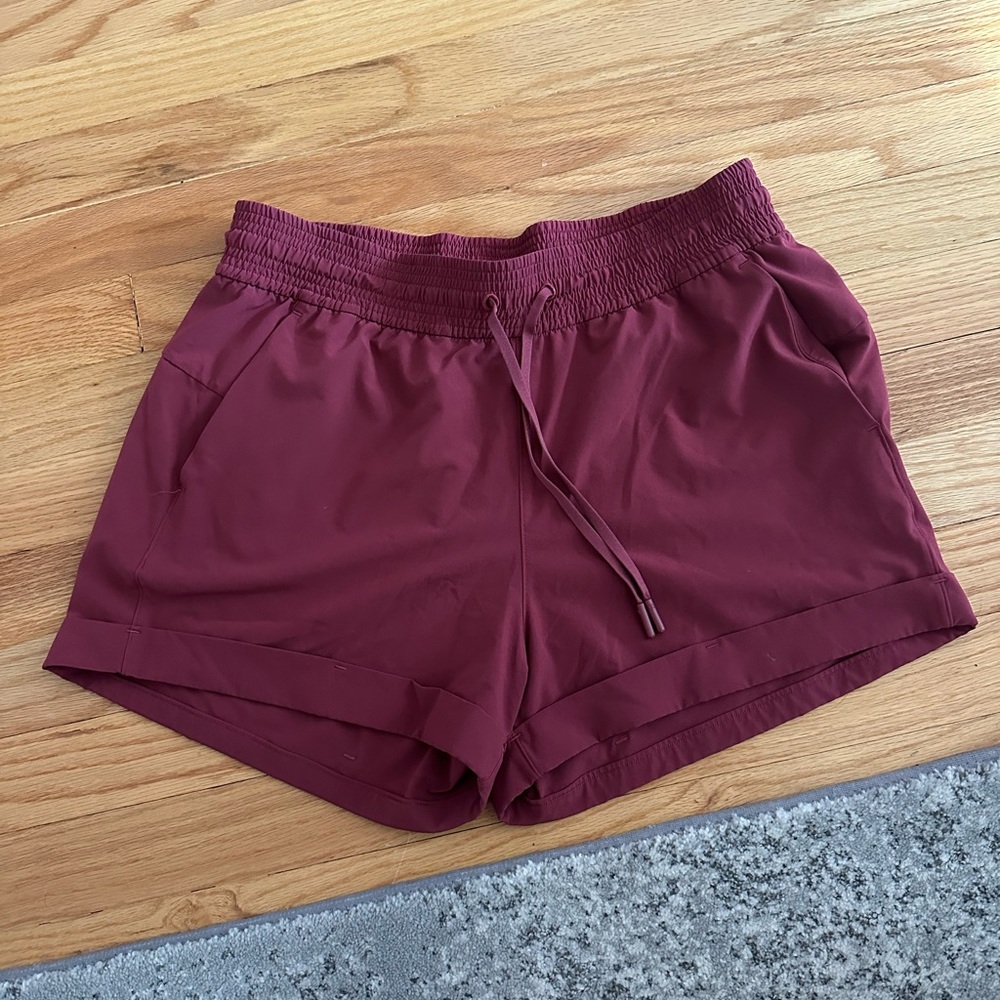Lululemon shorts spring break away mid rise 3"